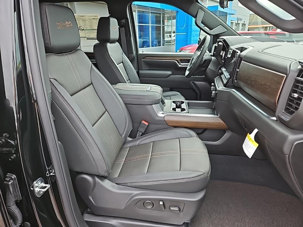 new 2025 Chevrolet Silverado 3500 car, priced at $80,190