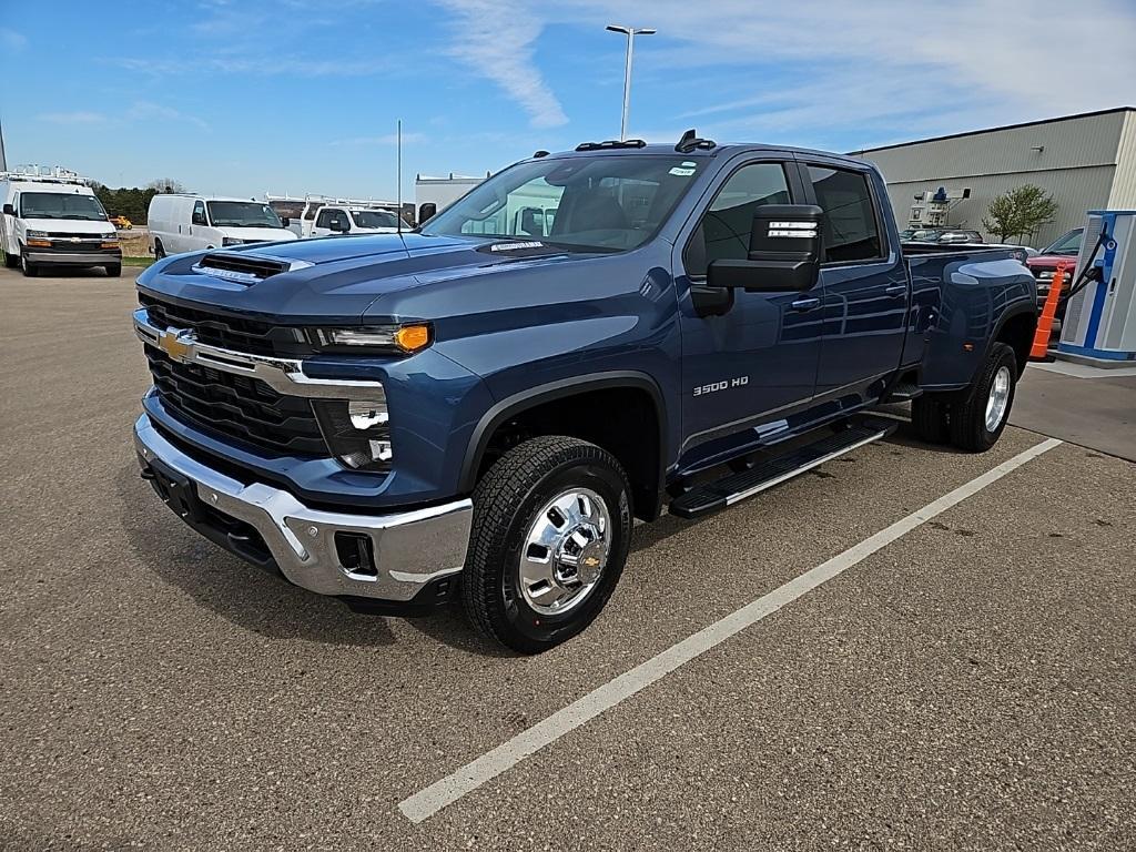 new 2025 Chevrolet Silverado 3500 car, priced at $77,045