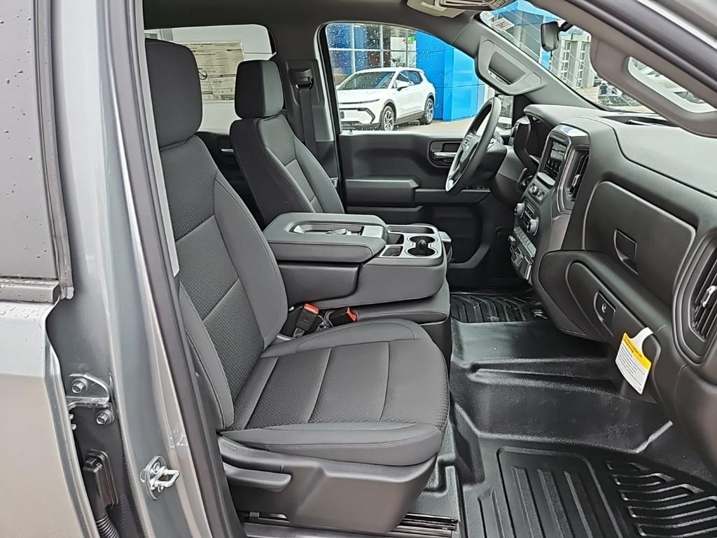 new 2025 Chevrolet Silverado 1500 car, priced at $46,305