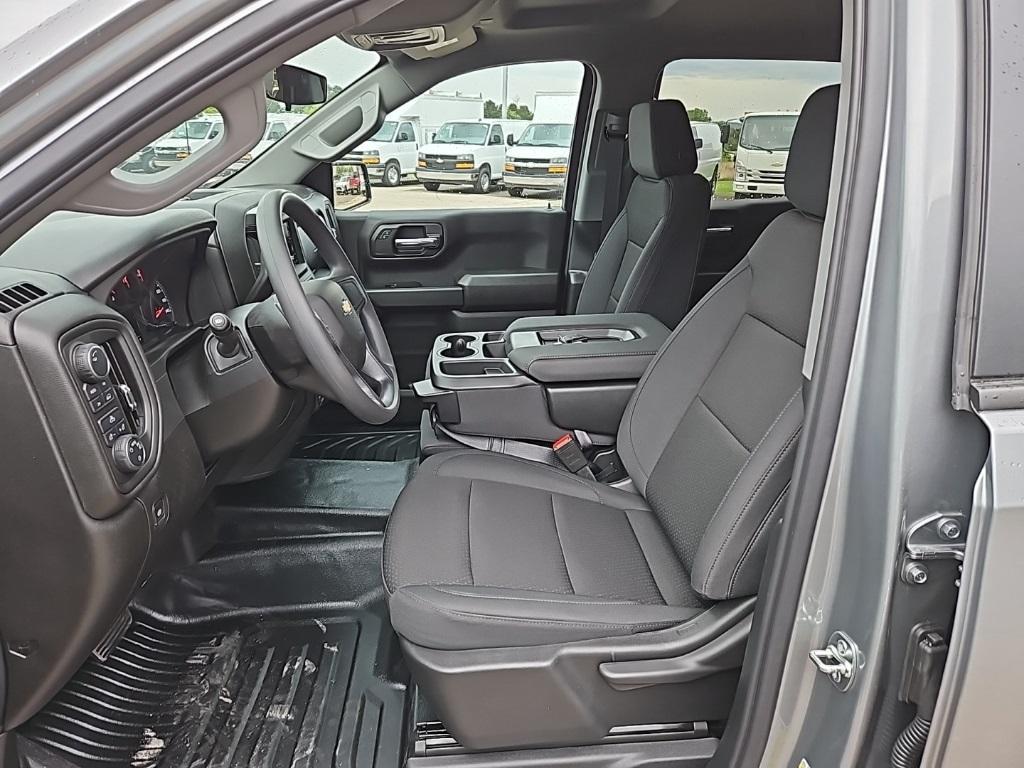 new 2025 Chevrolet Silverado 1500 car, priced at $46,305