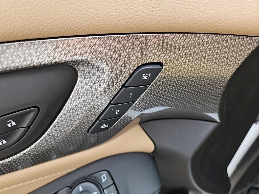 used 2023 Chevrolet Traverse car, priced at $37,900