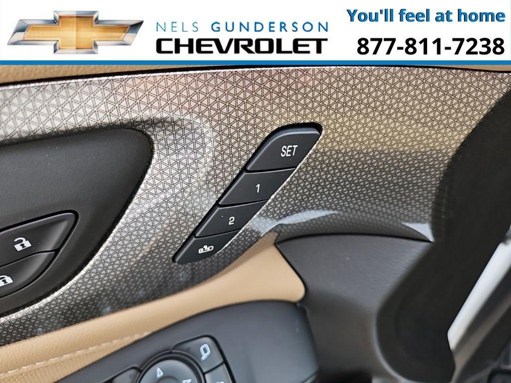 used 2023 Chevrolet Traverse car, priced at $36,999