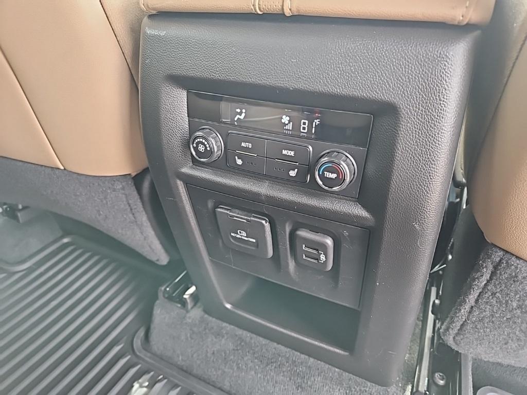 used 2023 Chevrolet Traverse car, priced at $37,900