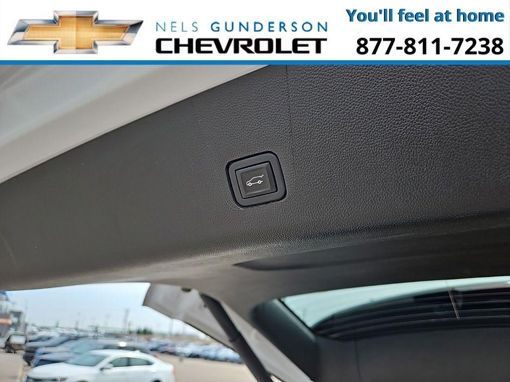 used 2023 Chevrolet Traverse car, priced at $36,999