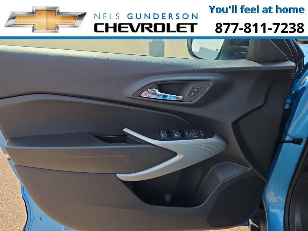 new 2025 Chevrolet Trax car, priced at $23,900