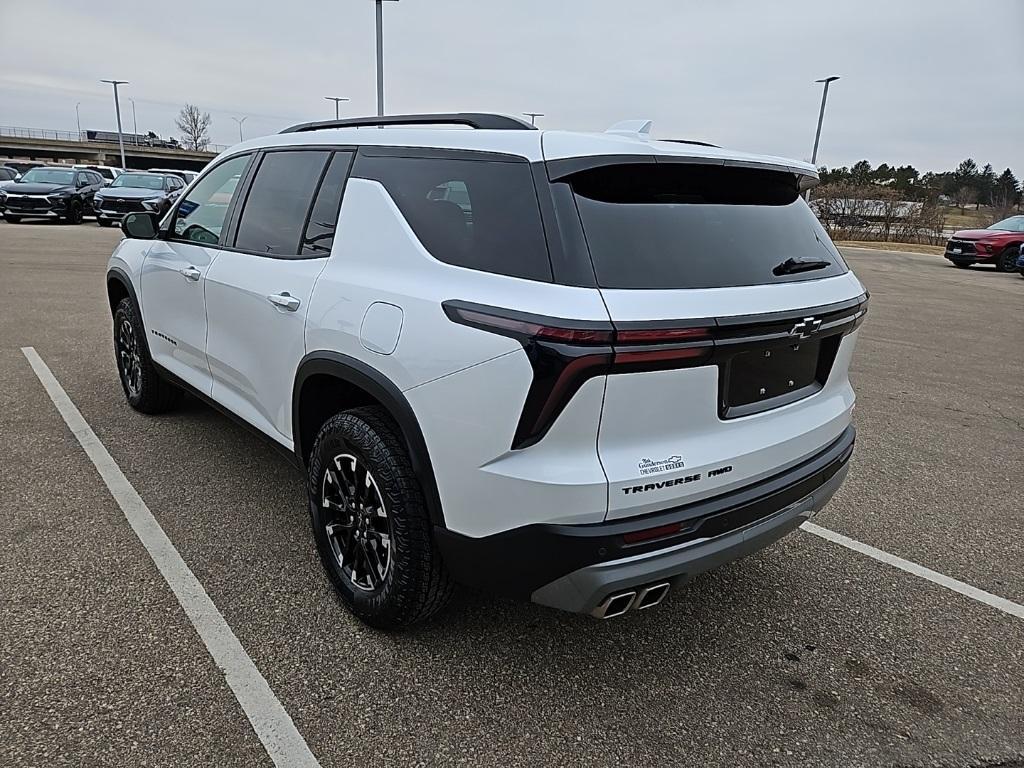 new 2025 Chevrolet Traverse car