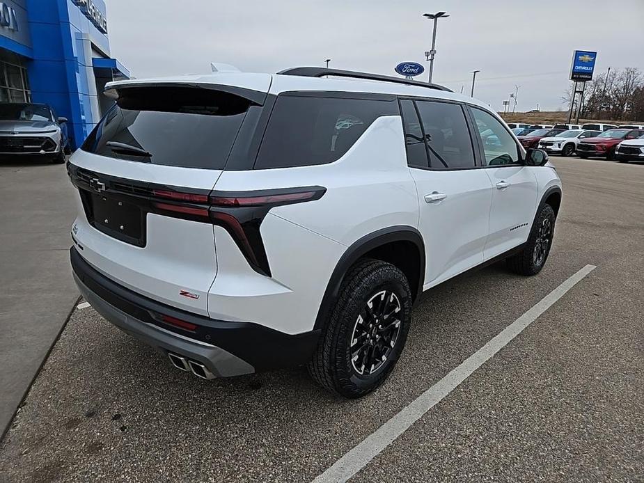 new 2025 Chevrolet Traverse car