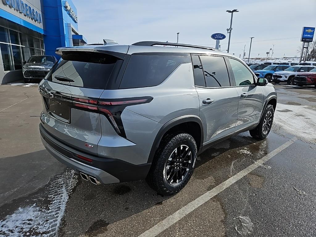 new 2025 Chevrolet Traverse car, priced at $50,195