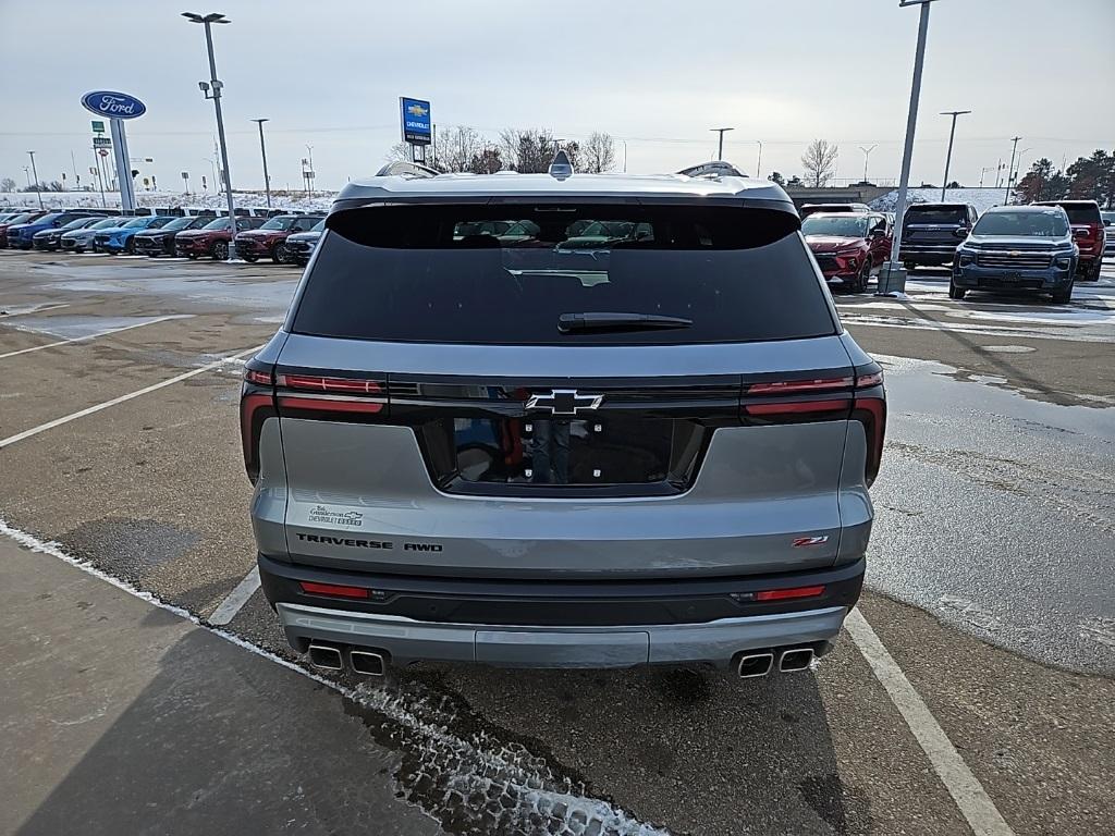 new 2025 Chevrolet Traverse car, priced at $50,195