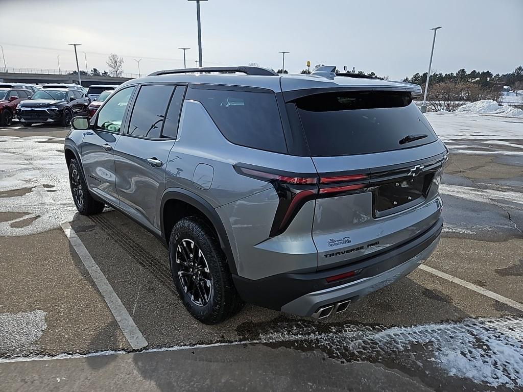 new 2025 Chevrolet Traverse car, priced at $50,195