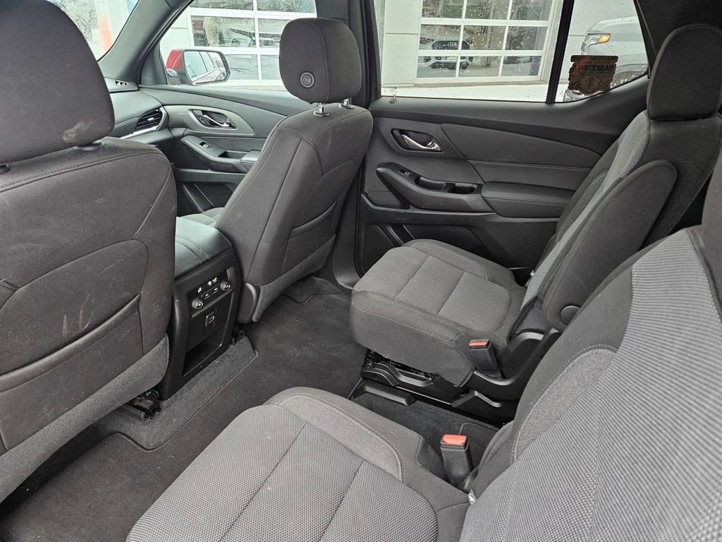 used 2023 Chevrolet Traverse car, priced at $33,900