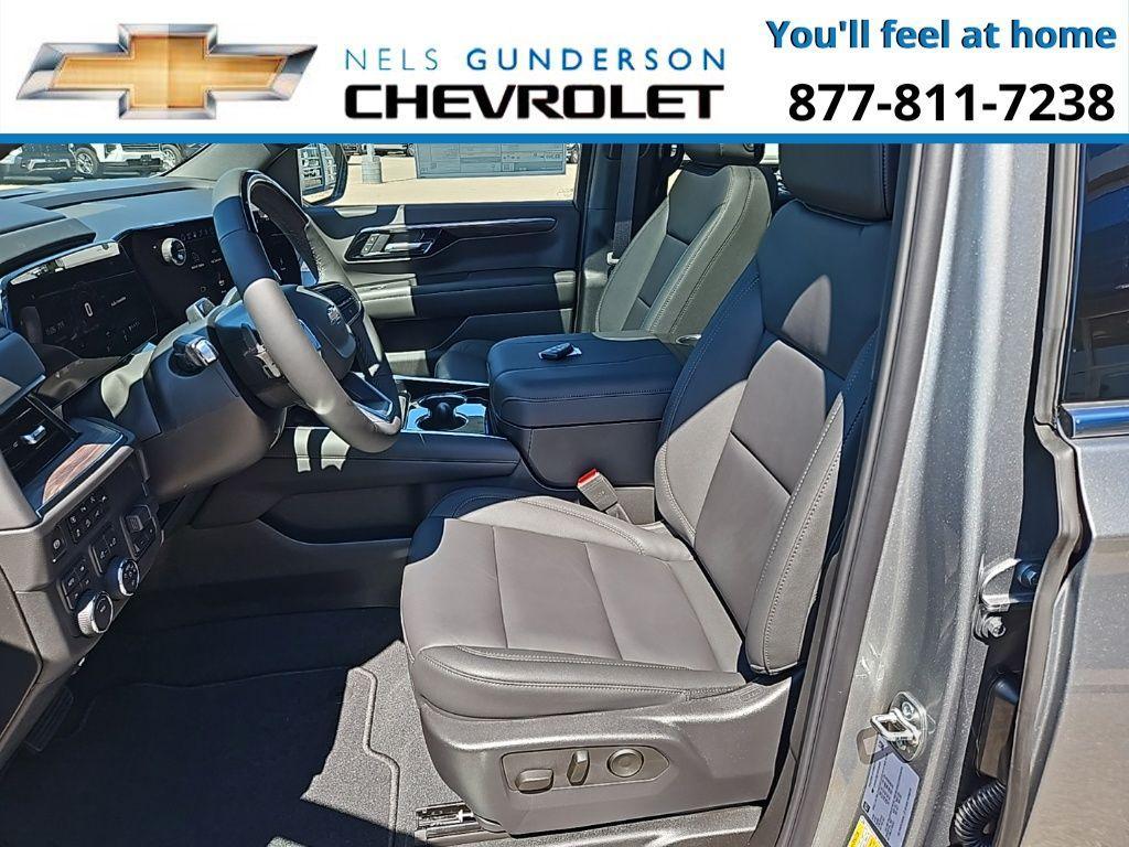 new 2025 Chevrolet Suburban car, priced at $76,900
