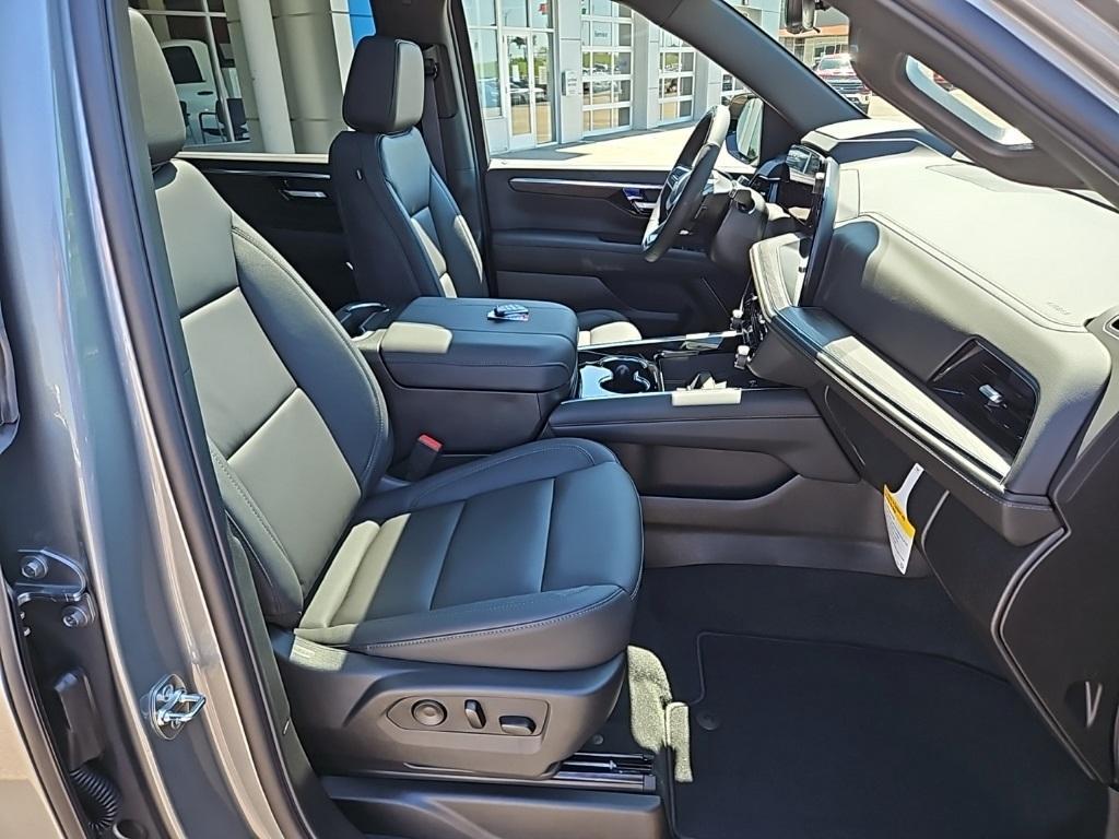 new 2025 Chevrolet Suburban car, priced at $80,450