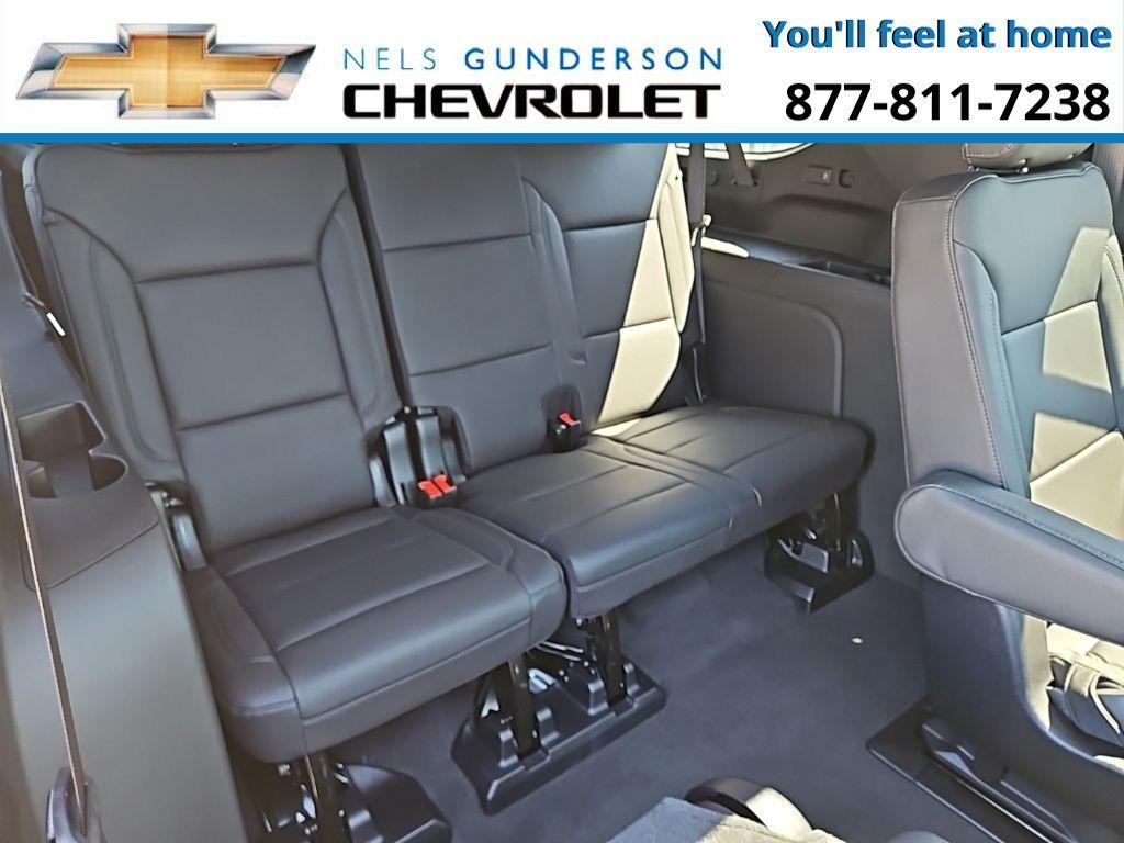 new 2025 Chevrolet Suburban car, priced at $76,900