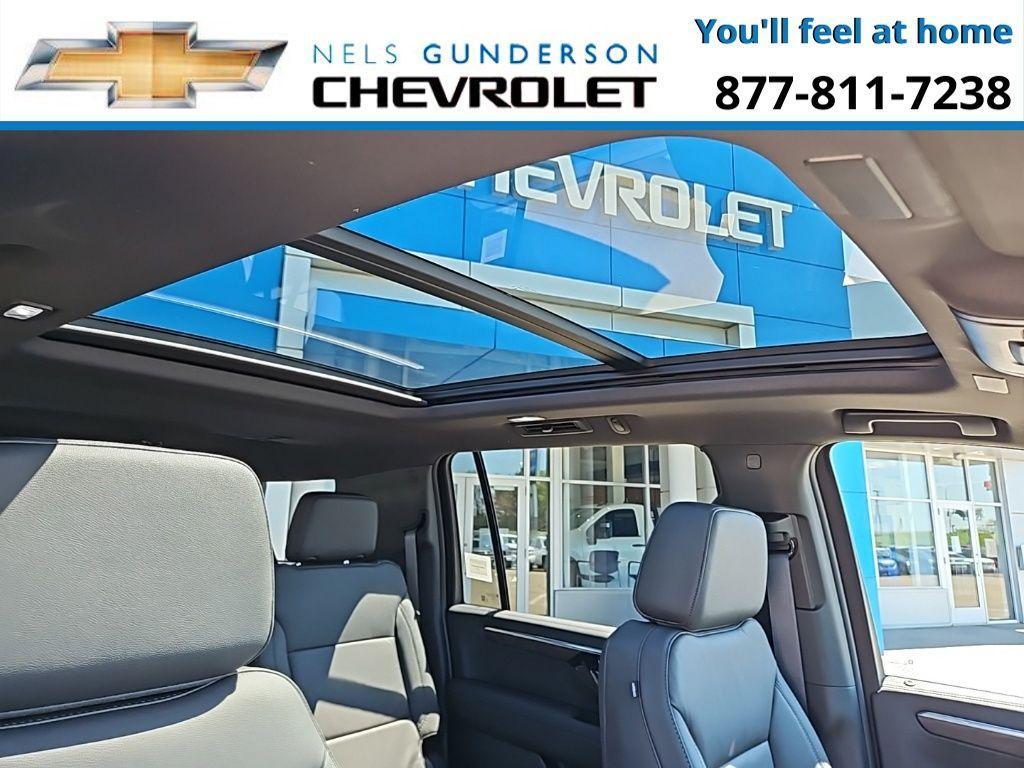 new 2025 Chevrolet Suburban car, priced at $76,900