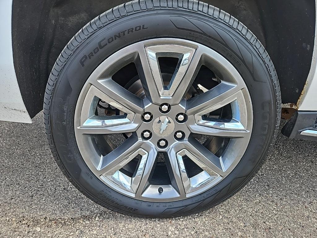 used 2018 Chevrolet Suburban car, priced at $25,900