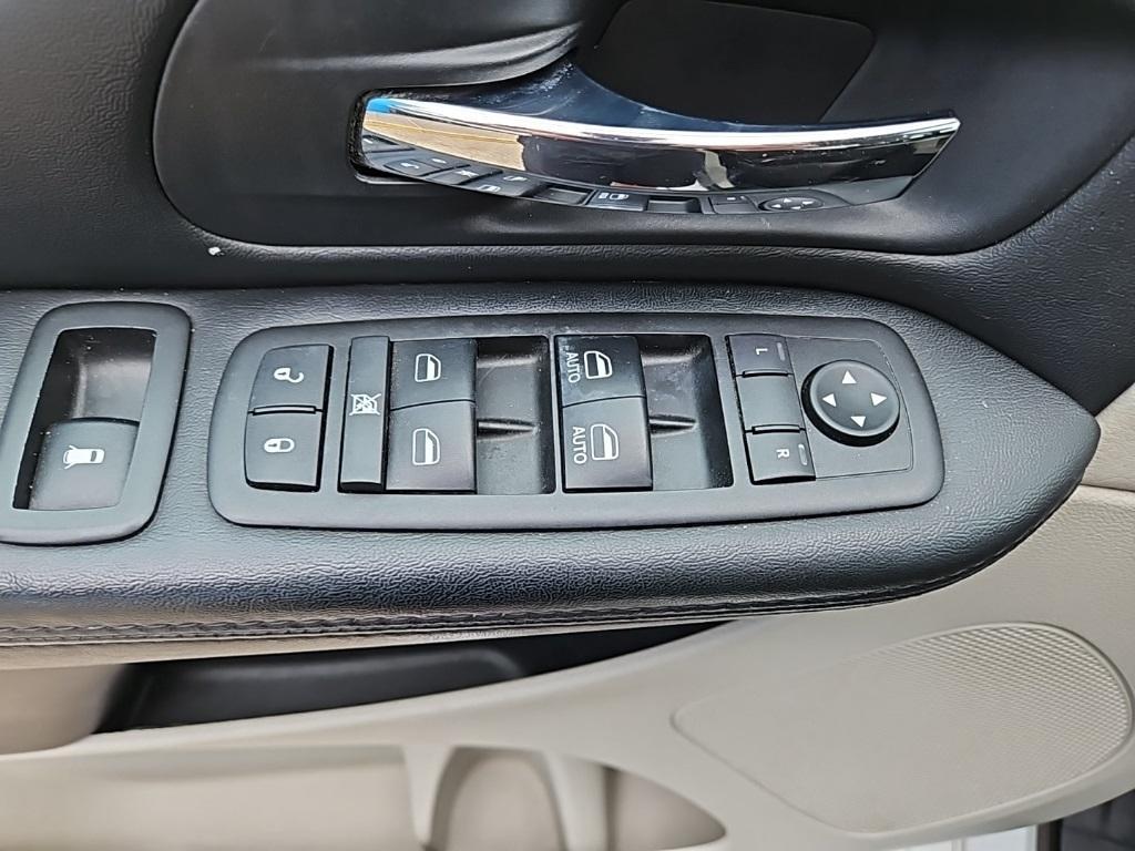 used 2014 Dodge Grand Caravan car, priced at $8,990
