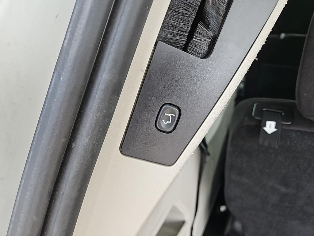used 2014 Dodge Grand Caravan car, priced at $8,990