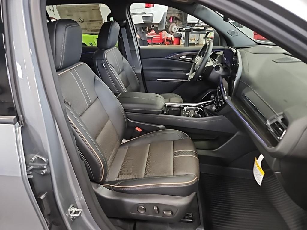 new 2025 Chevrolet Traverse car, priced at $57,295