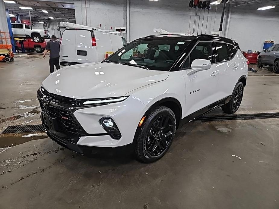 new 2025 Chevrolet Blazer car