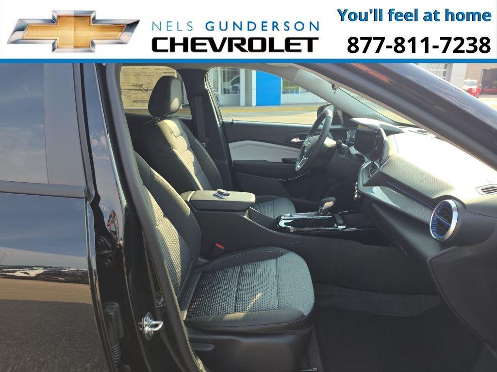 new 2025 Chevrolet Trax car, priced at $24,900