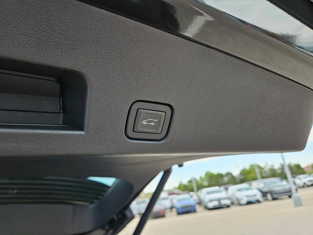 new 2025 Chevrolet Traverse car, priced at $51,295