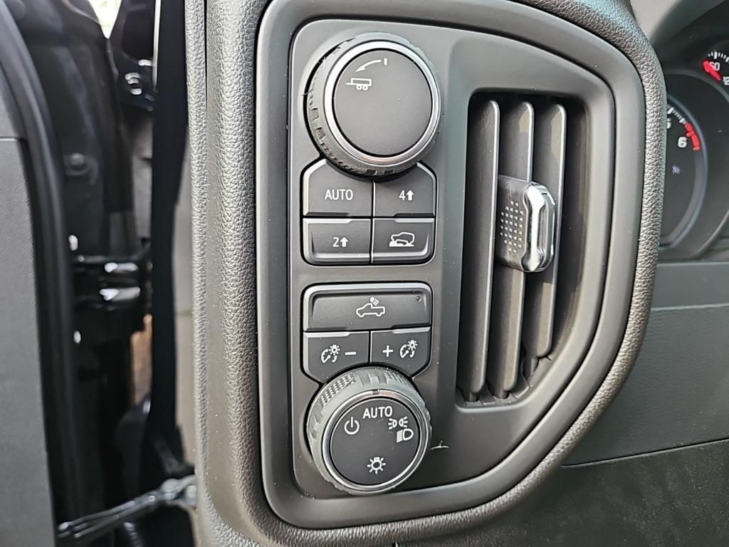 new 2025 Chevrolet Silverado 1500 car, priced at $46,305
