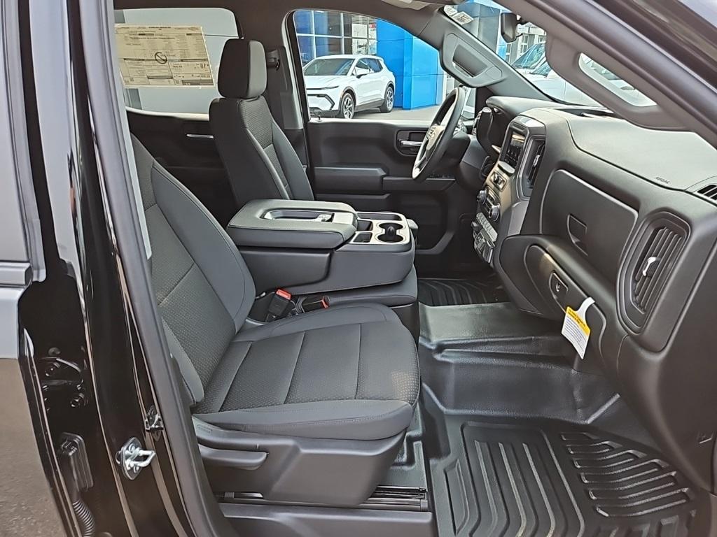 new 2025 Chevrolet Silverado 1500 car, priced at $46,305