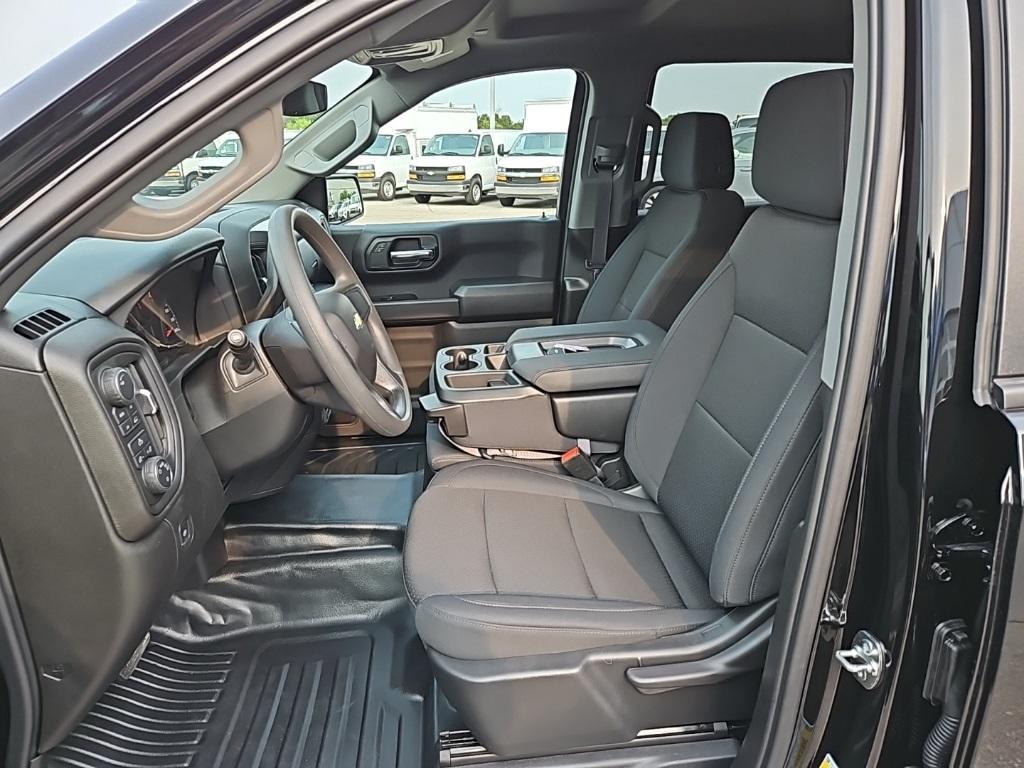 new 2025 Chevrolet Silverado 1500 car, priced at $46,305