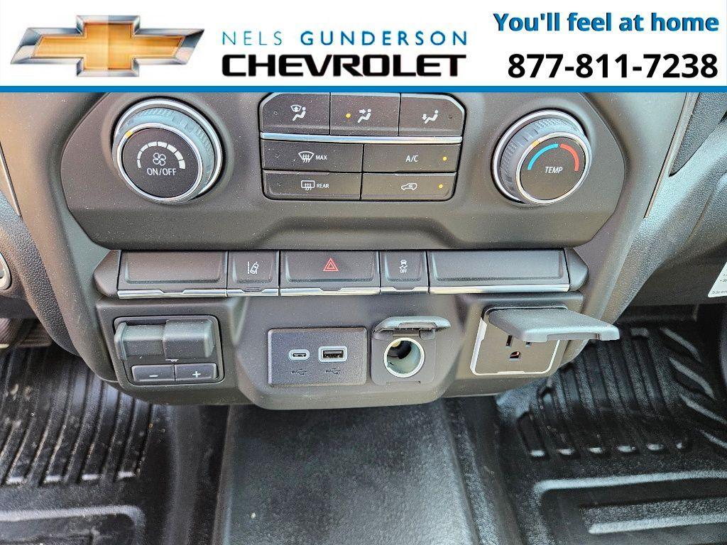 new 2024 Chevrolet Silverado 2500 car, priced at $69,400
