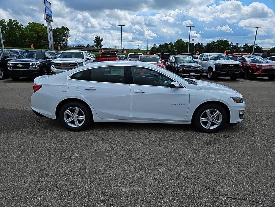 new 2024 Chevrolet Malibu car, priced at $24,445