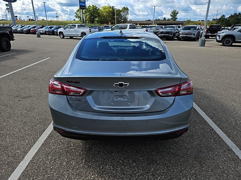 new 2025 Chevrolet Malibu car