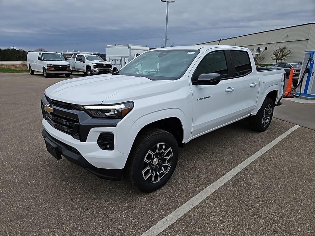 new 2024 Chevrolet Colorado car, priced at $45,900