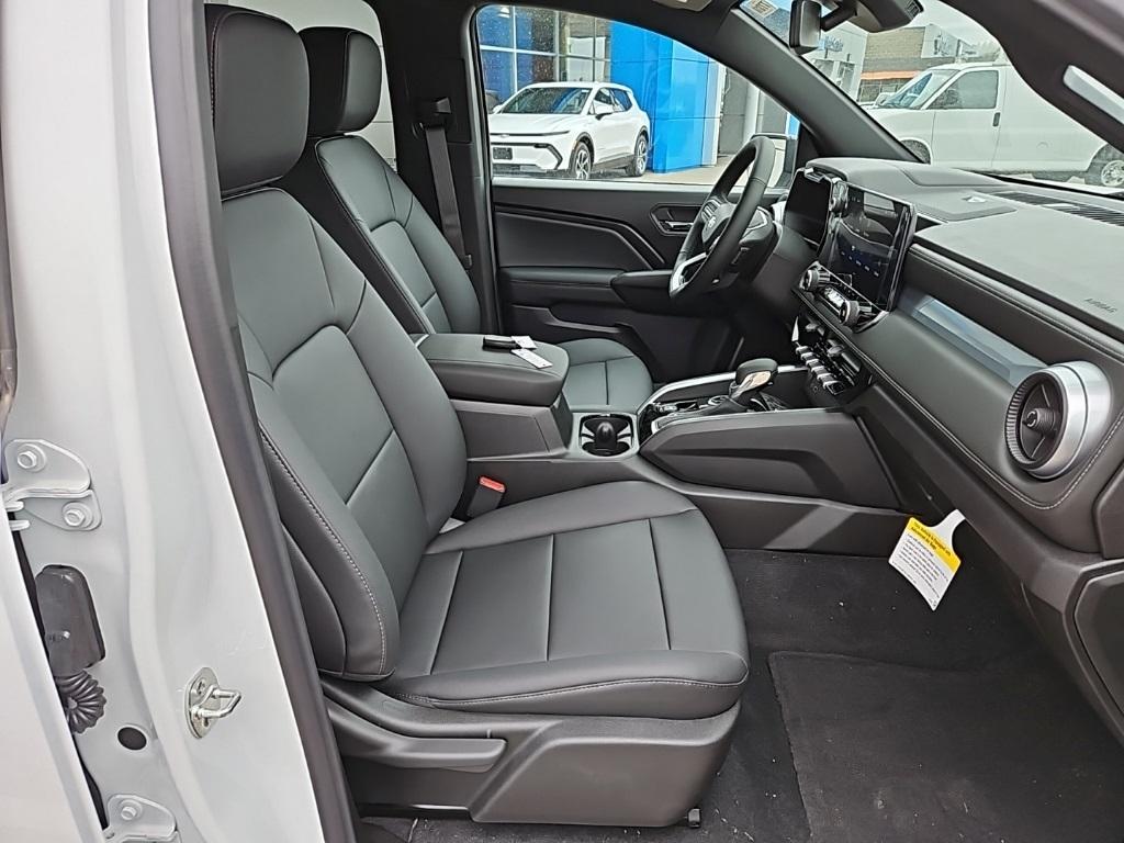 new 2024 Chevrolet Colorado car, priced at $45,900
