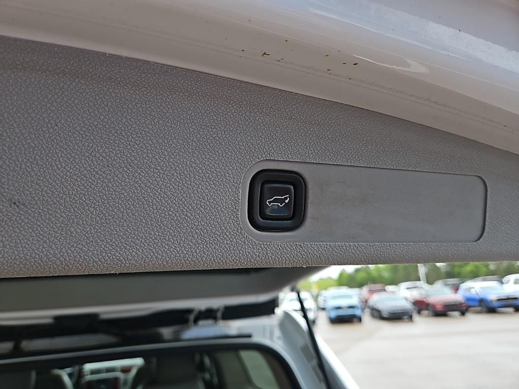 used 2014 Chevrolet Suburban car, priced at $14,900