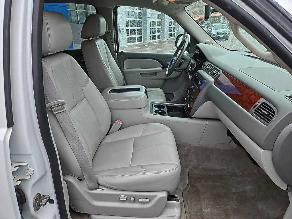 used 2014 Chevrolet Suburban car, priced at $14,900