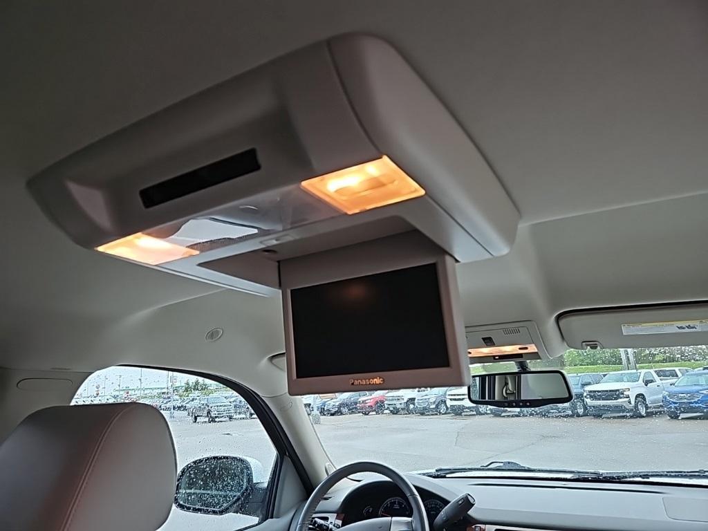 used 2014 Chevrolet Suburban car, priced at $14,900