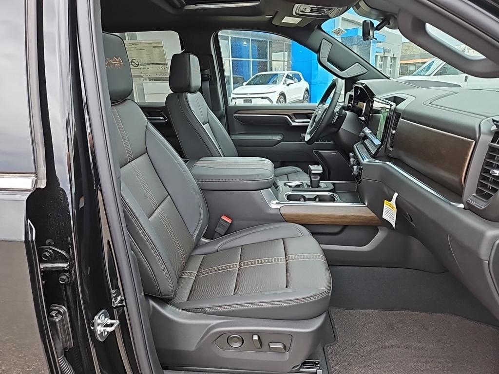 new 2025 Chevrolet Silverado 1500 car, priced at $73,930