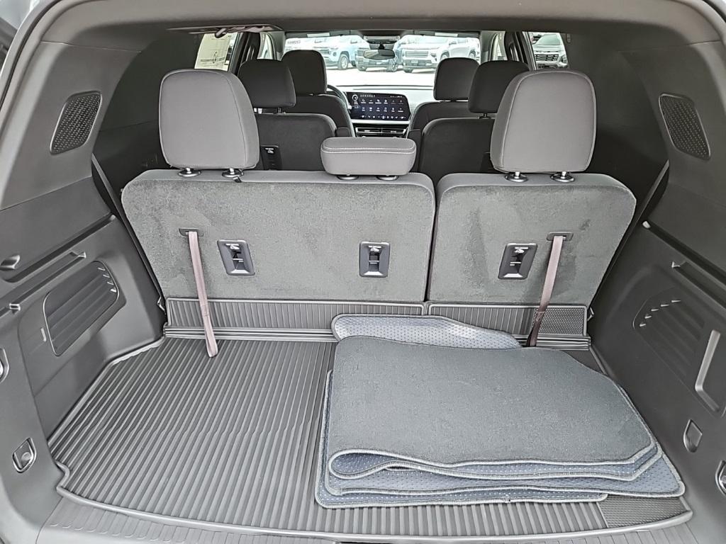 new 2025 Chevrolet Traverse car, priced at $45,170