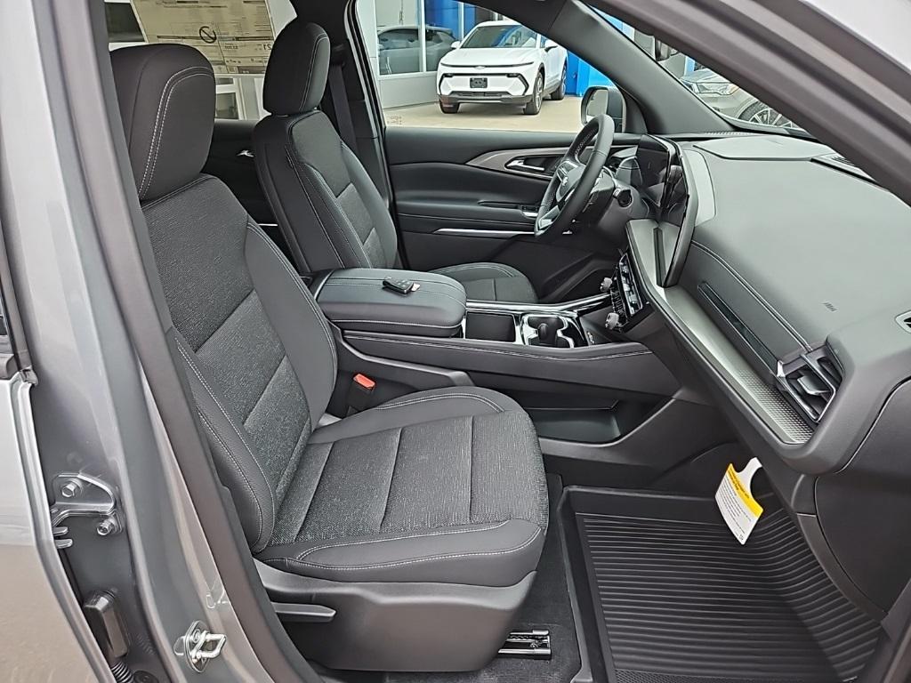 new 2025 Chevrolet Traverse car, priced at $45,170