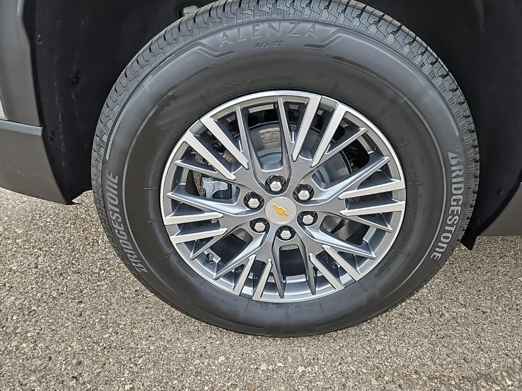 new 2025 Chevrolet Traverse car, priced at $45,170