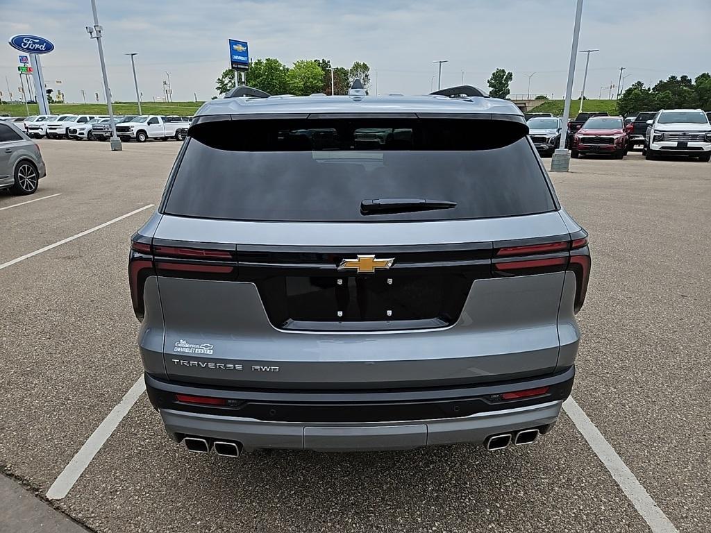 new 2025 Chevrolet Traverse car, priced at $45,170