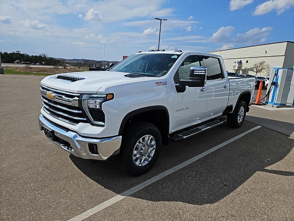 new 2025 Chevrolet Silverado 3500 car, priced at $79,975
