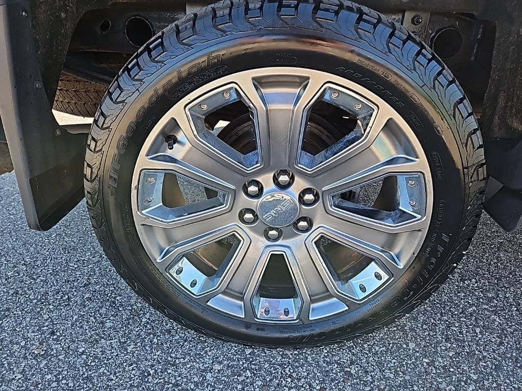 used 2018 GMC Sierra 1500 car, priced at $28,900