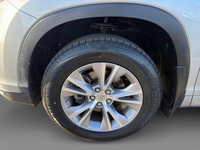 used 2015 Toyota Highlander car, priced at $21,222