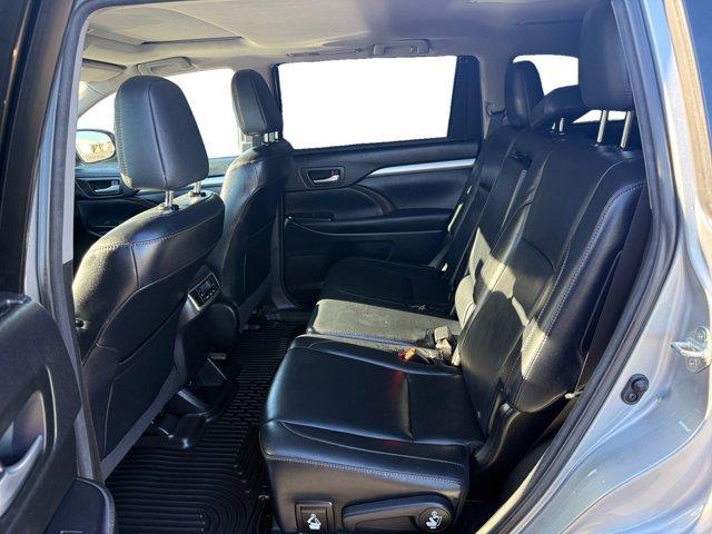 used 2015 Toyota Highlander car, priced at $21,222