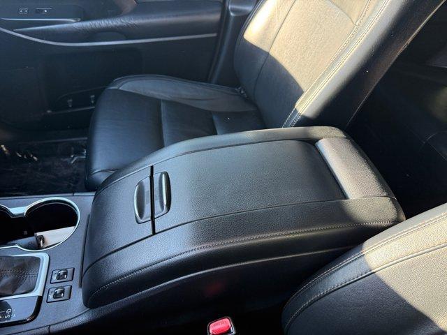 used 2015 Toyota Highlander car, priced at $21,222