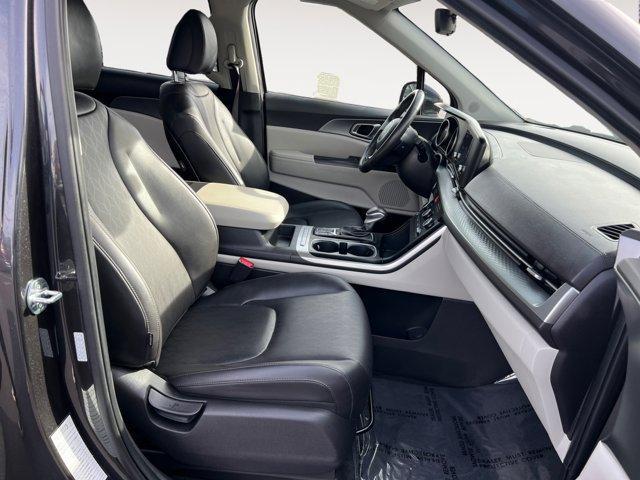 used 2023 Kia Carnival car, priced at $31,500