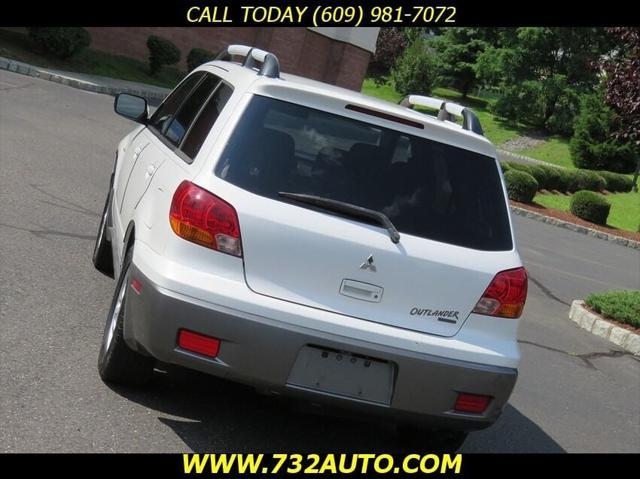 used 2004 Mitsubishi Outlander car, priced at $3,700