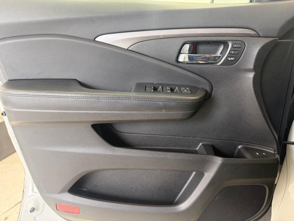 used 2021 Honda Pilot car, priced at $25,554